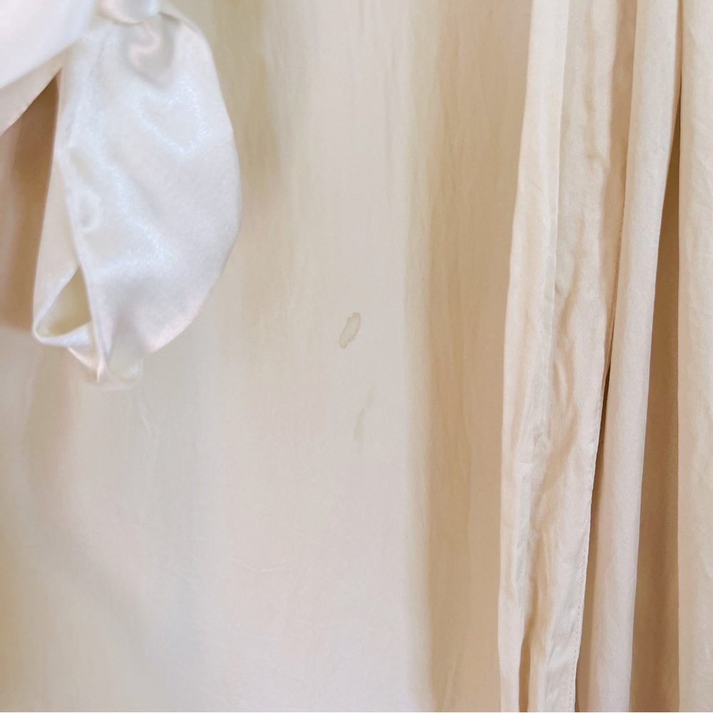 Elegant Cream Lace Trim 100% Silk Robe - Picture 7 of 8